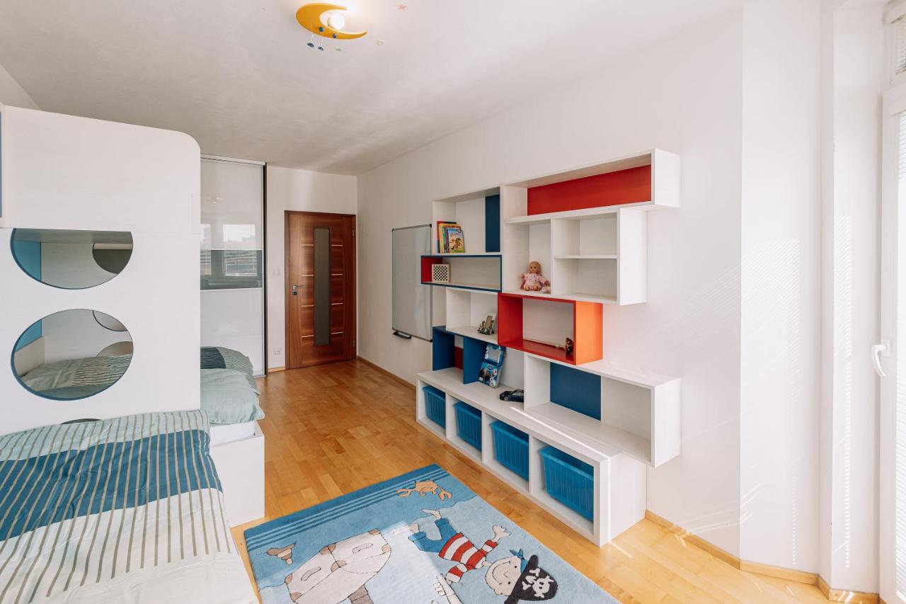 Apartment Family Bratislava Parking Slot Included! Exterior foto