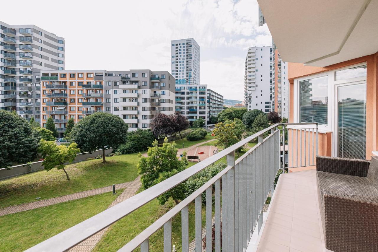 Apartment Family Bratislava Parking Slot Included! Exterior foto