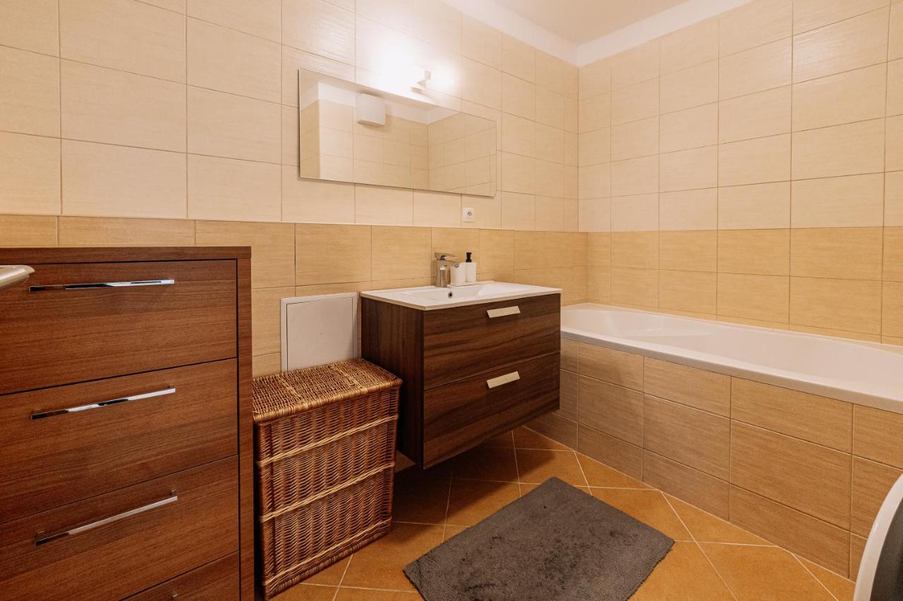 Apartment Family Bratislava Parking Slot Included! Exterior foto