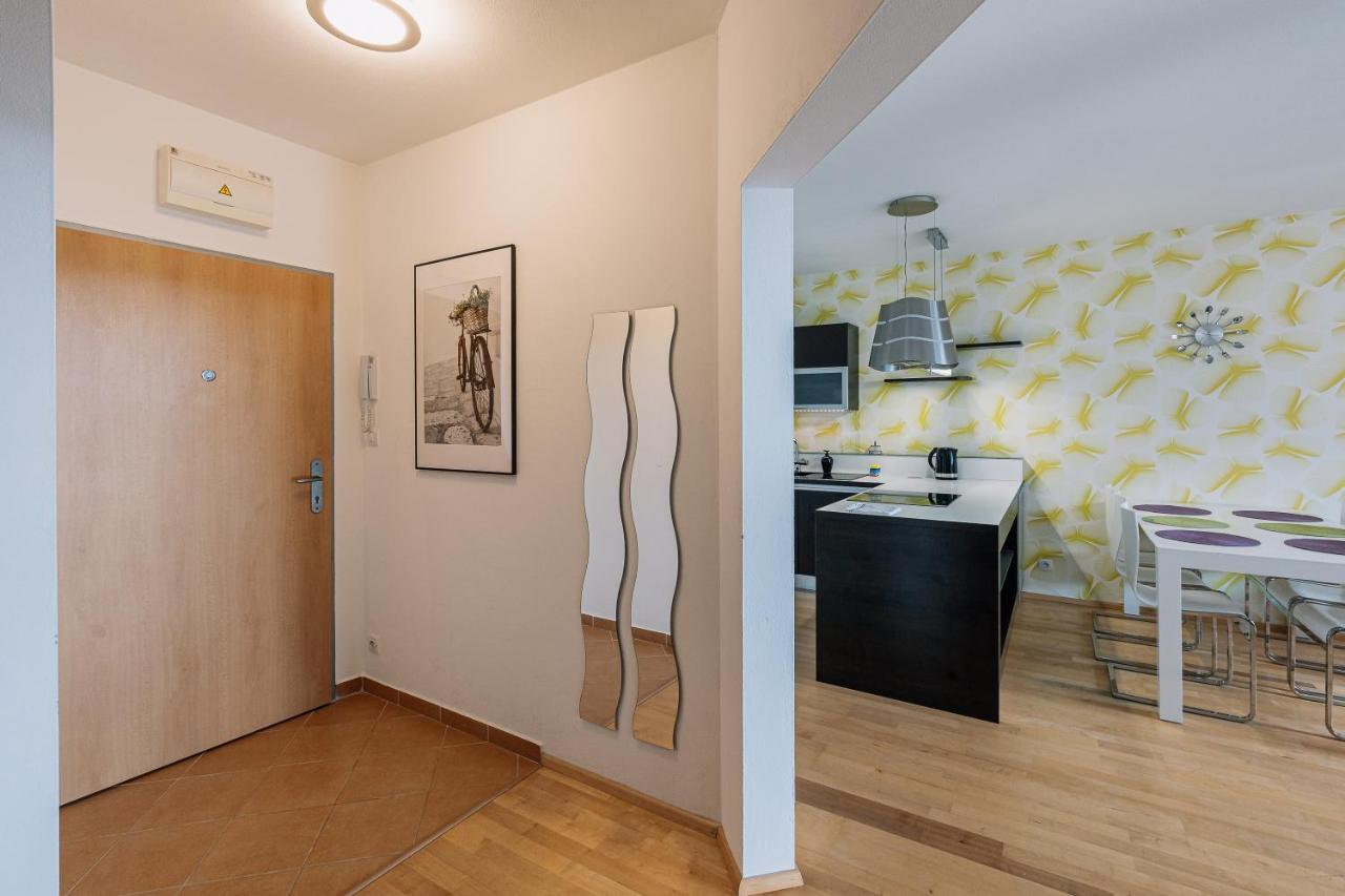 Apartment Family Bratislava Parking Slot Included! Exterior foto